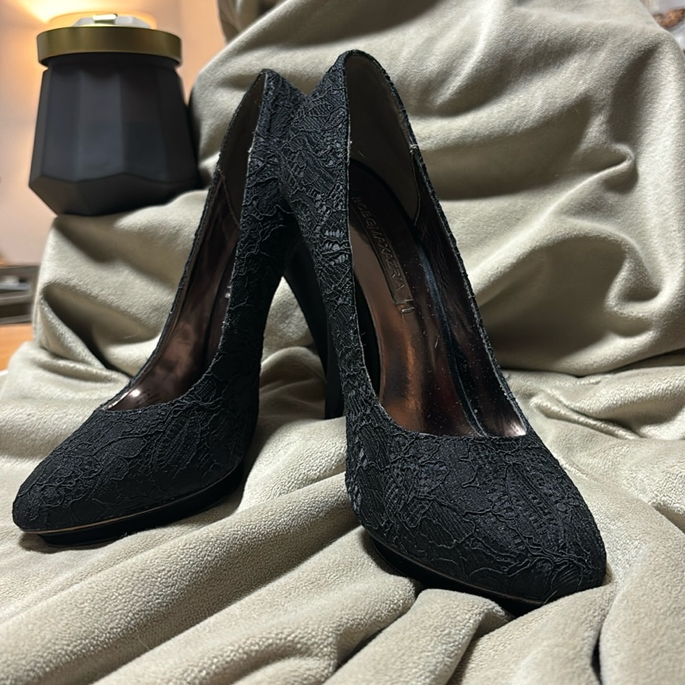 BCBGMaxazria “Ogden” Lace Pump Size 8M - Picture 1 of 5